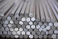 Стальной шестигранник