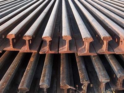 стальные рельсы